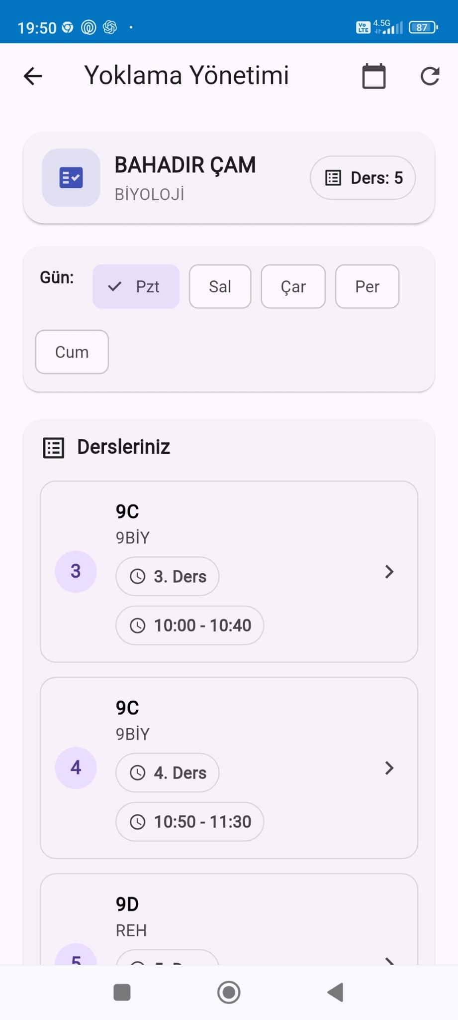Öğretmenin gün ve ders seçerek yoklama ekranına geçtiği görünüm