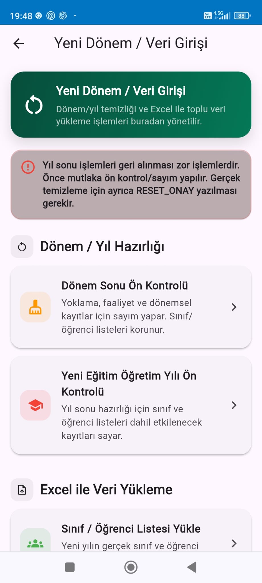 Sınıf, öğrenci, öğretmen, ders programı, yıllık plan ve nöbet çizelgesi veri girişi ekranı